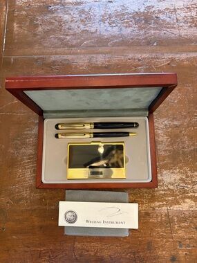 Luxury Black & Gold Pen and Card Case Set - Writing Instrument